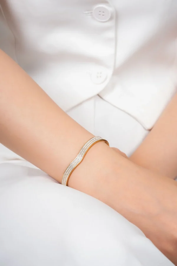 Zarif Taşlı Çelik Kelepçe