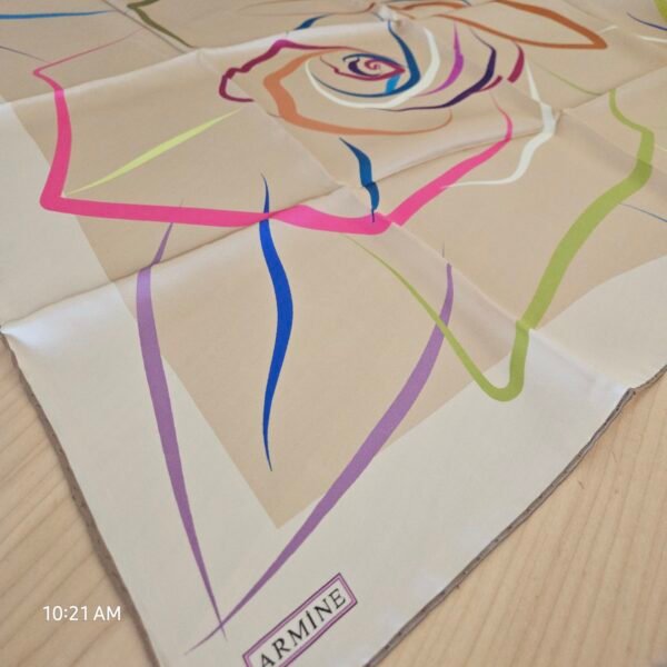 Armine Sura İpek Eşarp