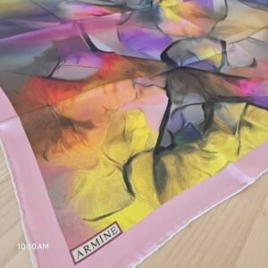 Armine Sura İpek Eşarp