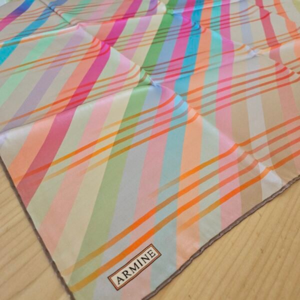 Armine Sura İpek Eşarp