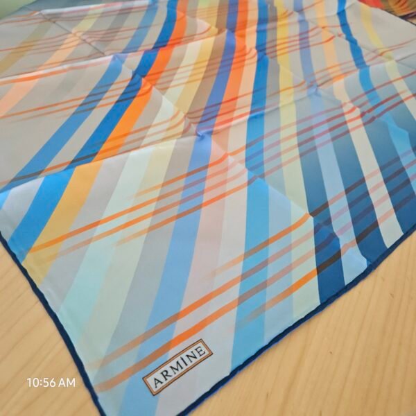 Armine Sura İpek Eşarp