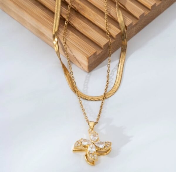 Yıldız Taşlı Çelik Kolye