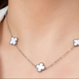 Beyaz Yonca Çelik Kolye
