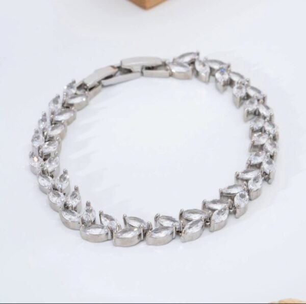 Su Yolu Taşlı Bileklik